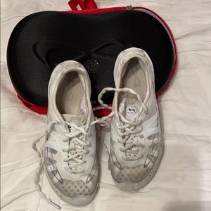 Nfinity Vengeance 7.5 cheerleading shoes
